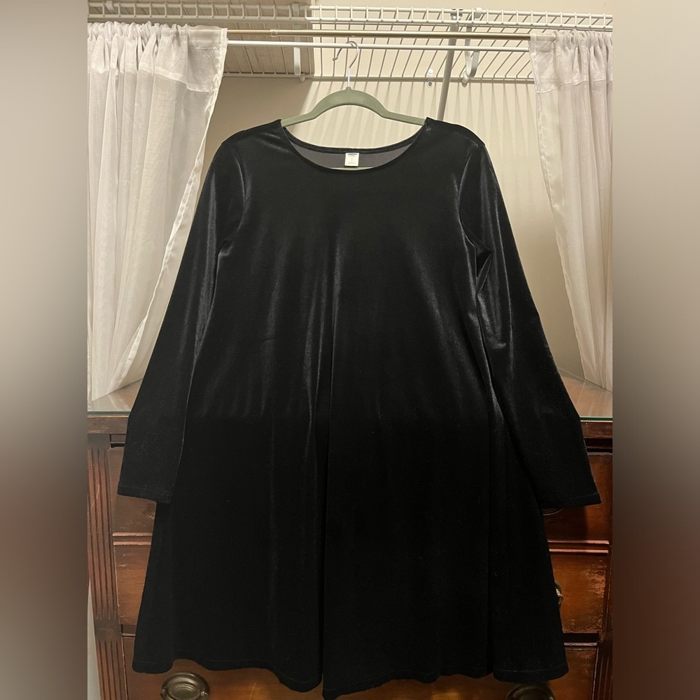 EUC Old Navy Women's Small Black Long Sleeve Velvet/Velour Like Dress